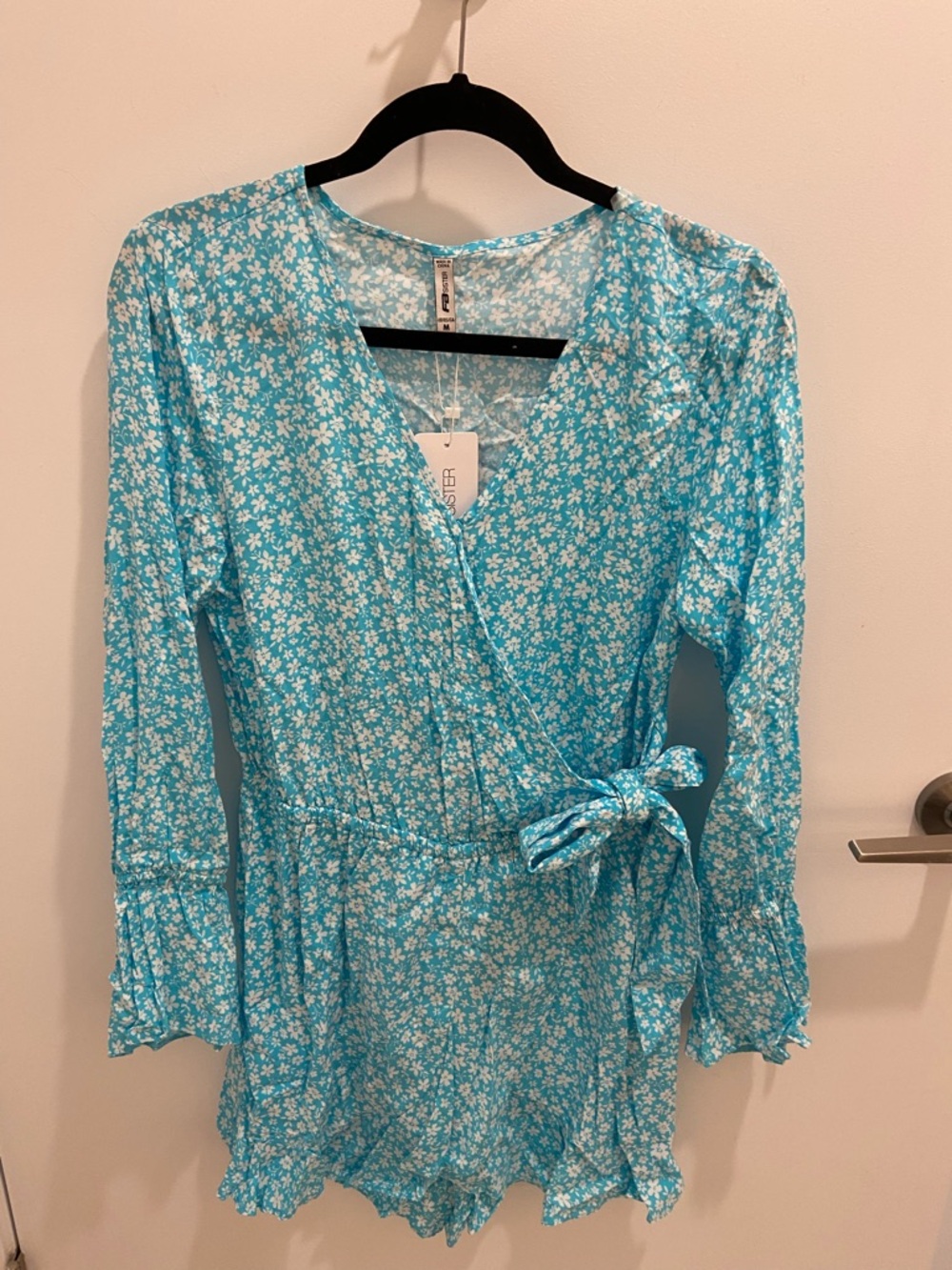 NWT Blue New Yorker Floral Wrap Romper with Tie Waist